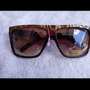 NEW SUNGLASSES UV 400 PROTECTION